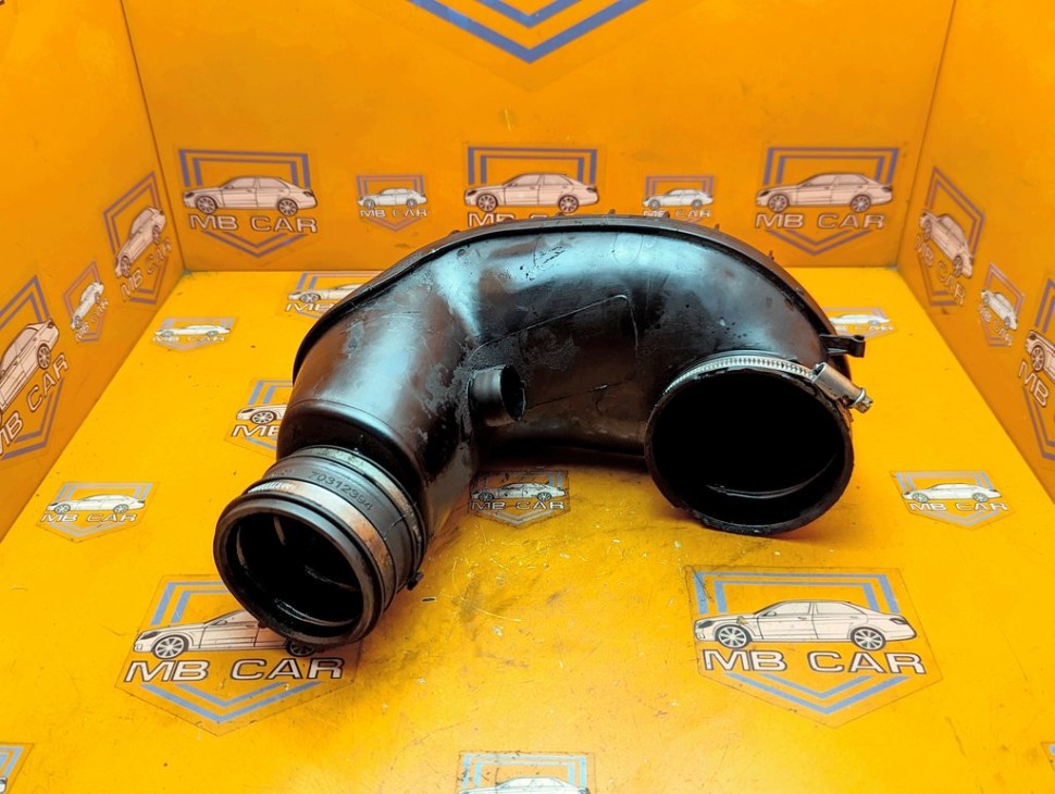 Патрубок воздушный MERCEDES-BENZ C-класс W204/S204 (2006 - 2011) фото 1 &mdash; Разборка Мерседес