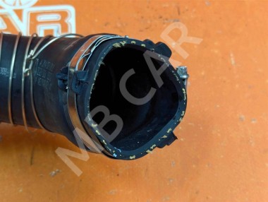 Патрубок интеркулера MERCEDES-BENZ C-класс W204/S204 (2006 - 2011) — Разборка Мерседес