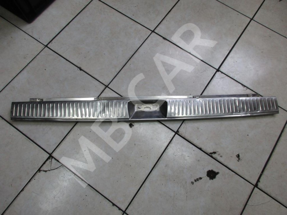 Накладка замка багажника MERCEDES-BENZ E-класс W210/S210 (1995 - 1999) фото 1 — Разборка Мерседес