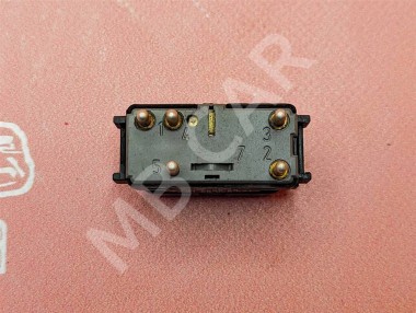 Кнопка стеклоподъемников MERCEDES-BENZ W124 W124/S124/C124/A124 (1984 - 1993) — Разборка Мерседес