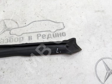 Уплотнитель стекла двери MERCEDES-BENZ CLK-класс C209/A209 (2002 - 2005) — Разборка Мерседес