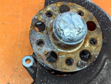 Кулак поворотный передний правый MERCEDES-BENZ CLS-класс C218/X218 рестайлинг (2014 - 2017) — Разборка Мерседес