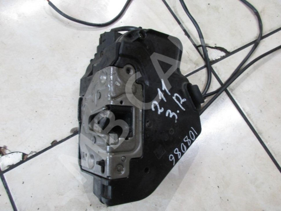 Замок двери задней правой MERCEDES-BENZ E-класс W211/S211 (2002 - 2006) фото 1 — Разборка Мерседес