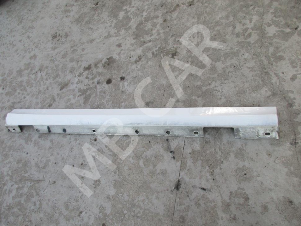 Порог пластиковый правый MERCEDES-BENZ C-класс W204/S204/С204 рестайлинг (2011 - 2015) фото 1 — Разборка Мерседес