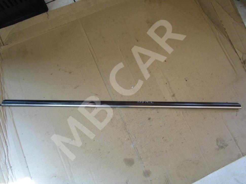 Молдинг стекла двери MERCEDES-BENZ CLK-класс C209/A209 (2002 - 2005) фото 1 — Разборка Мерседес