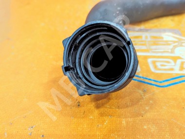 Патрубок радиатора MERCEDES-BENZ C-класс W205/S205/C205/A205 (2014 - 2018) — Разборка Мерседес