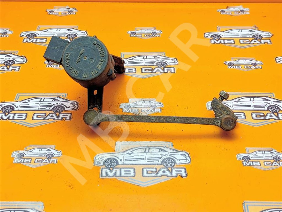 Датчик уровня пола MERCEDES-BENZ E-класс W210/S210 (1995 - 1999) фото 1 — Разборка Мерседес