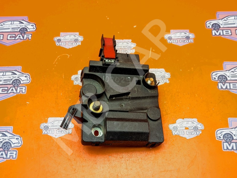 Блок предохранителей MERCEDES-BENZ S-класс W220 (1998 - 2005) фото 1 — Разборка Мерседес