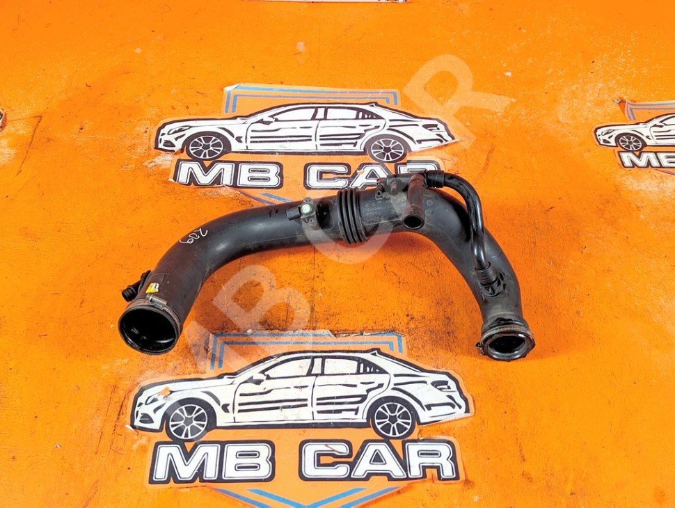 Патрубок воздушный MERCEDES-BENZ C-класс W204/S204 (2006 - 2011) фото 1 &mdash; Разборка Мерседес