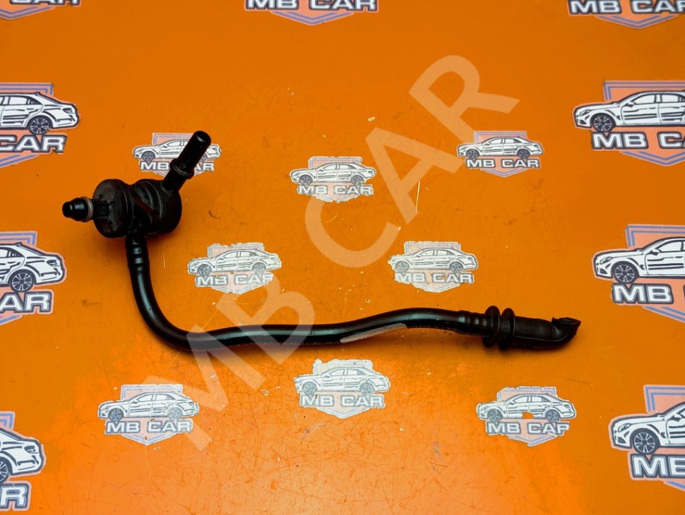 Трубка вентиляции картерных газов MERCEDES-BENZ C-класс W204/S204 (2006 - 2011) фото 1 &mdash; Разборка Мерседес