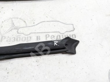 Уплотнитель стекла двери MERCEDES-BENZ CLK-класс C209/A209 (2002 - 2005) — Разборка Мерседес