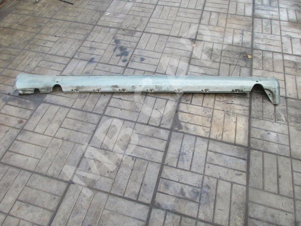 Порог пластиковый левый MERCEDES-BENZ W124 W124/S124/C124/A124 (1984 - 1993) фото 1 — Разборка Мерседес