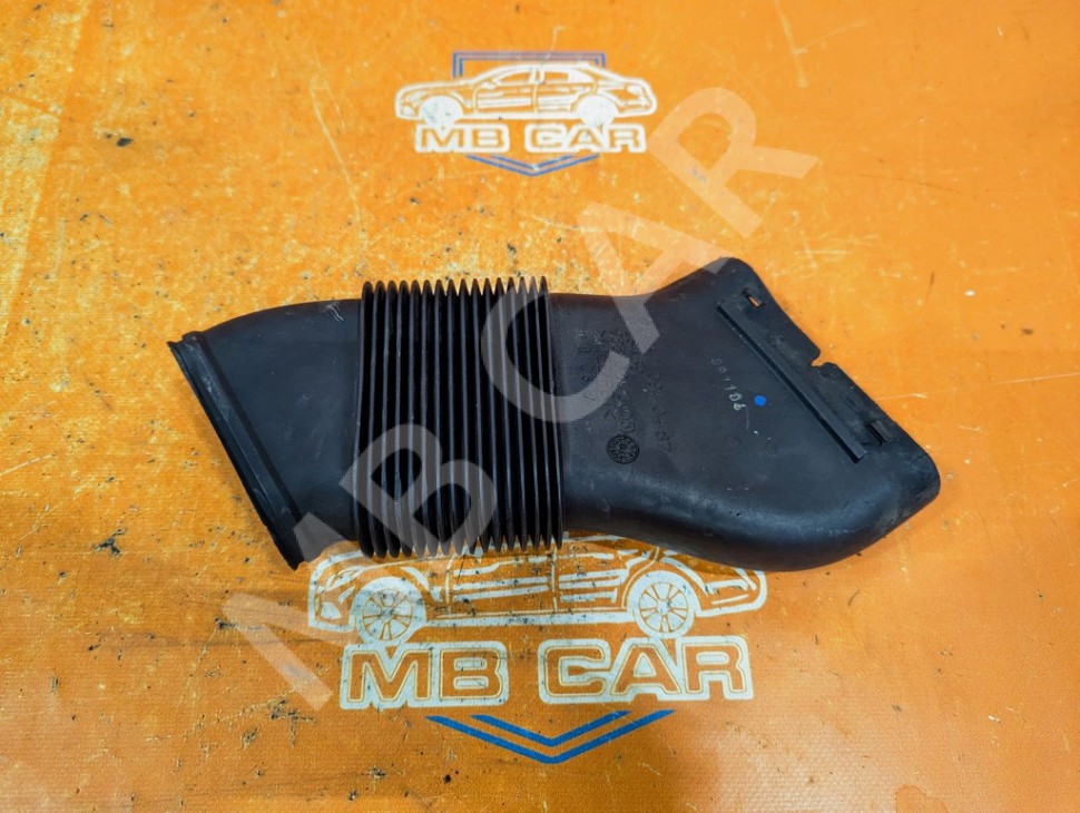 Патрубок воздушный MERCEDES-BENZ E-класс W211/S211 (2002 - 2006) фото 1 — Разборка Мерседес