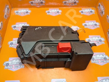 Крышка блока предохранителей MERCEDES-BENZ A-класс W176 (2012 - 2015) &mdash; Разборка Мерседес