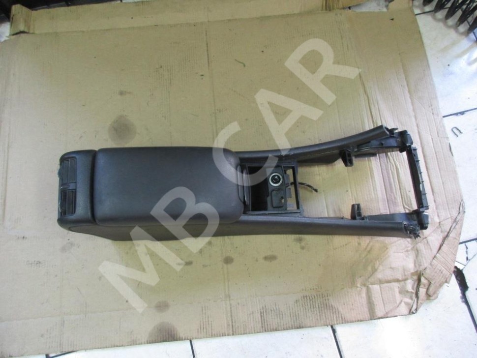 Подлокотник MERCEDES-BENZ C-класс W203/S203/CL203 (2000 - 2004) фото 1 &mdash; Разборка Мерседес