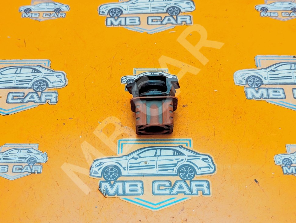 Опора радиатора MERCEDES-BENZ C-класс W204/S204 (2006 - 2011) фото 1 &mdash; Разборка Мерседес