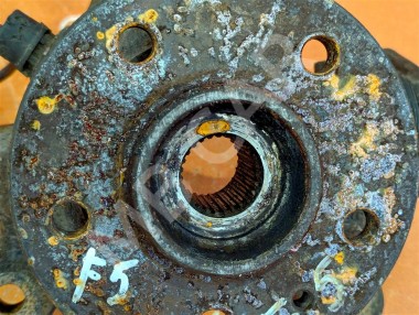 Кулак поворотный передний левый MERCEDES-BENZ Vito W638 (1996 - 2003) — Разборка Мерседес