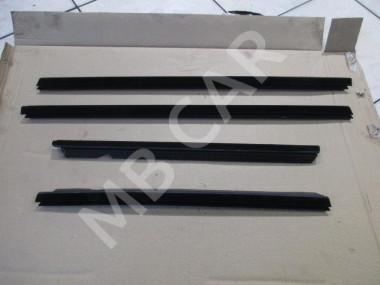 Уплотнитель стекла двери MERCEDES-BENZ C-класс W204/S204 (2006 - 2011) — Разборка Мерседес