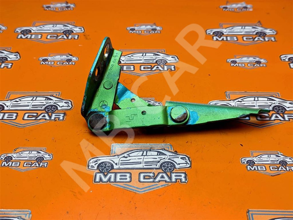 Петля капота MERCEDES-BENZ Sprinter W901-905 (1995 - 2006) фото 1 — Разборка Мерседес