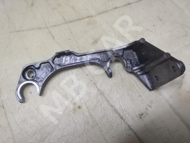 Кронштейн корпуса воздушного фильтра MERCEDES-BENZ E-класс W212/S212/C207/A207 (2009 - 2013) — Разборка Мерседес