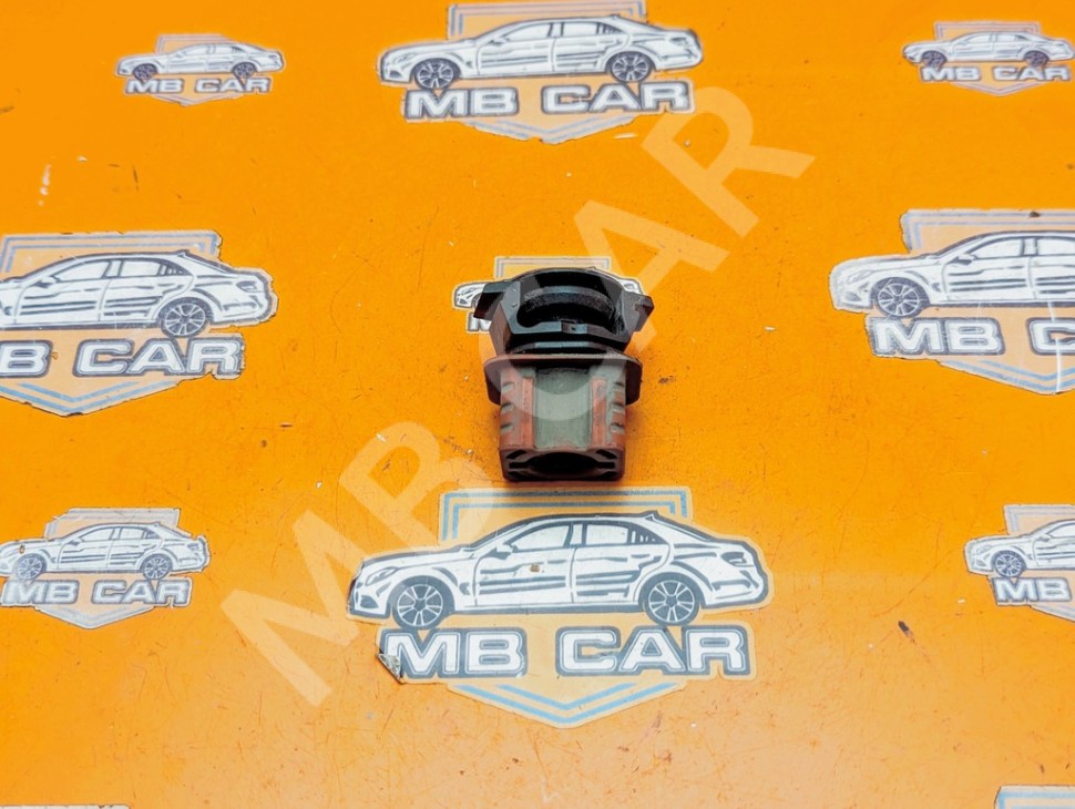 Опора радиатора MERCEDES-BENZ C-класс W204/S204 (2006 - 2011) фото 1 &mdash; Разборка Мерседес