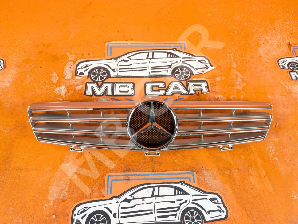 Решетка радиатора MERCEDES-BENZ CLS-класс C219 (2004 - 2008) фото 1 &mdash; Разборка Мерседес