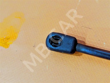 Амортизатор капота MERCEDES-BENZ C-класс W204/S204 (2006 - 2011) — Разборка Мерседес