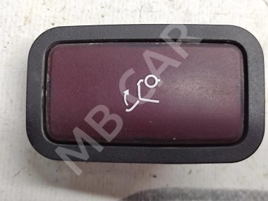 Кнопка закрытия багажника MERCEDES-BENZ E-класс W211/S211 (2002 - 2006) — Разборка Мерседес