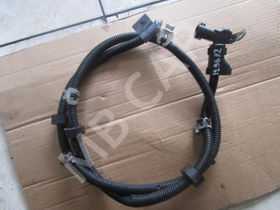 Провод генератора MERCEDES-BENZ C-класс W204/S204 (2006 - 2011) фото 1 — Разборка Мерседес