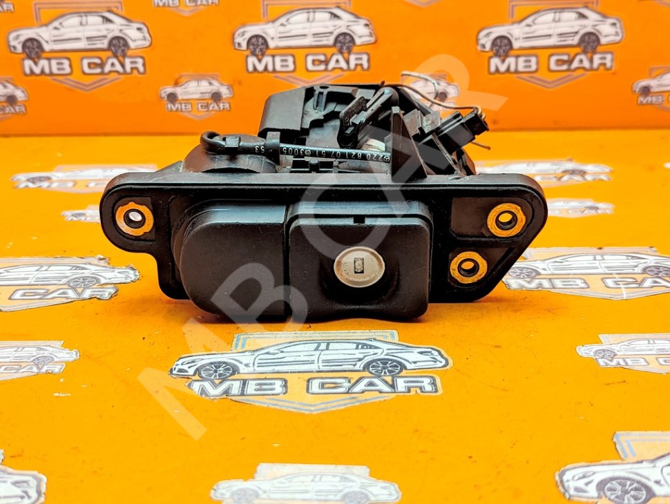 Ручка открытия багажника MERCEDES-BENZ S-класс W220 (1998 - 2005) фото 1 &mdash; Разборка Мерседес