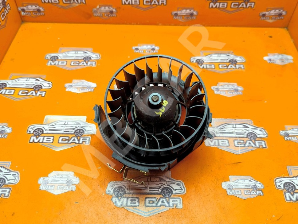 Моторчик отопителя MERCEDES-BENZ S-класс W140 (1991 - 1998) фото 1 &mdash; Разборка Мерседес