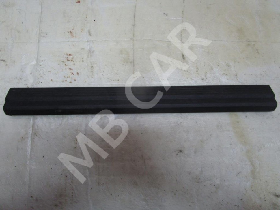 Накладка порога внутренняя MERCEDES-BENZ E-класс W212/S212/C207/A207 (2009 - 2013) фото 1 — Разборка Мерседес