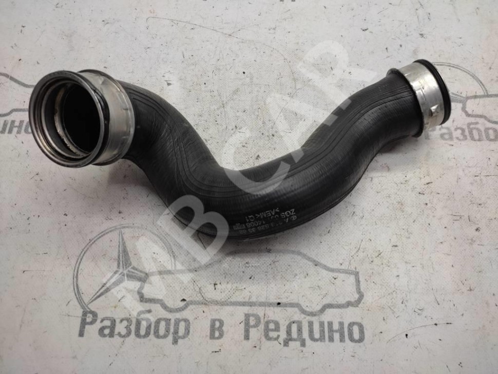 Патрубок интеркулера MERCEDES-BENZ C-класс W203/S203/CL203 (2000 - 2004) фото 1 — Разборка Мерседес