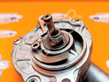 Насос вакуумный MERCEDES-BENZ E-класс W210/S210 рестайлинг (1999 - 2003) — Разборка Мерседес