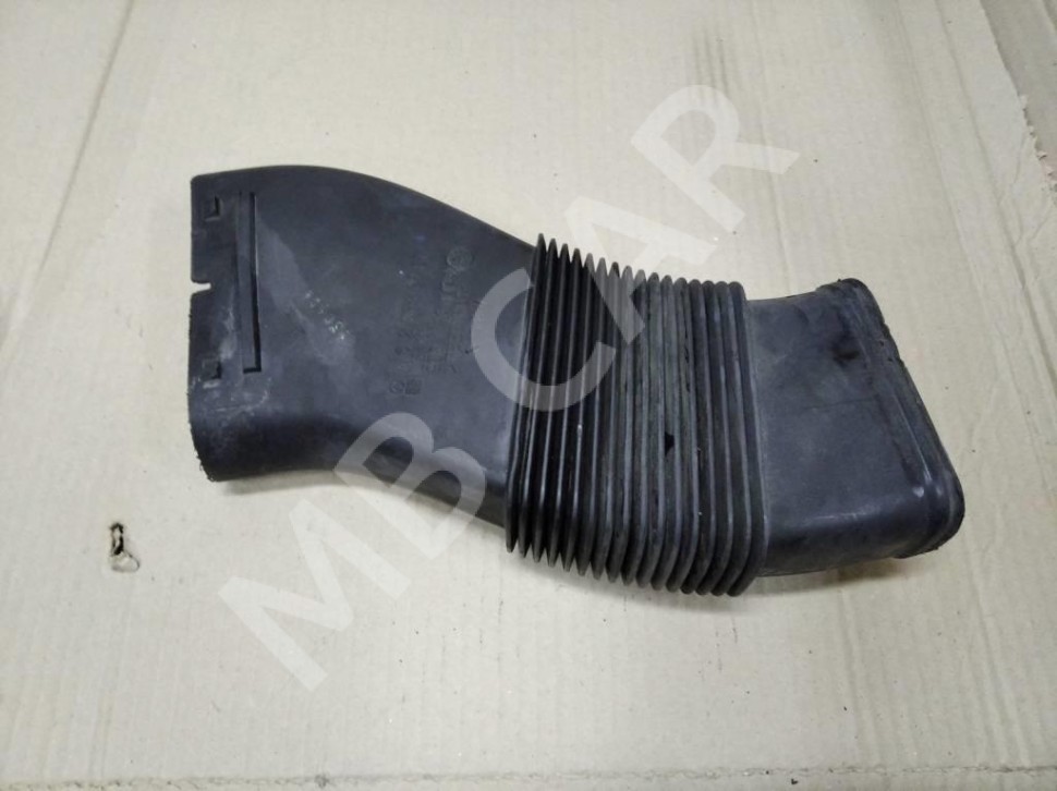 Патрубок воздушный MERCEDES-BENZ E-класс W211/S211 (2002 - 2006) фото 1 &mdash; Разборка Мерседес