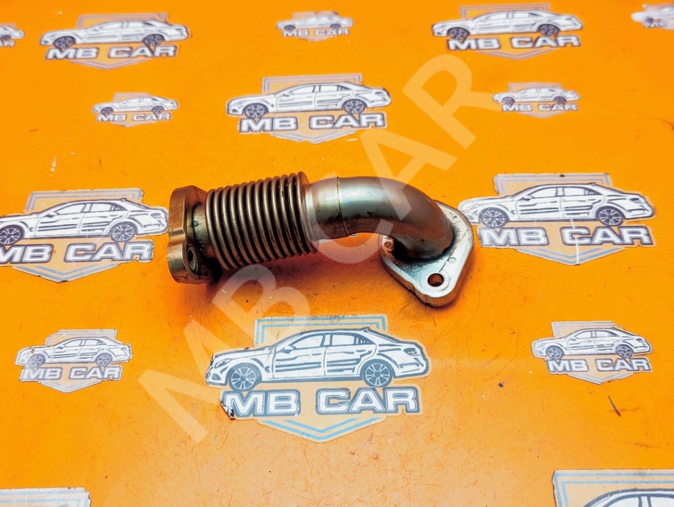 Трубка рециркуляции ОГ MERCEDES-BENZ C-класс W204/S204/С204 рестайлинг (2011 - 2015) фото 1 — Разборка Мерседес