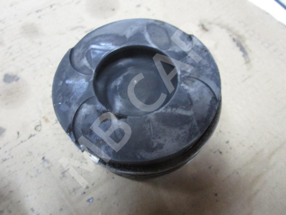 Поршень дизель MERCEDES-BENZ E-класс W210/S210 (1995 - 1999) фото 1 — Разборка Мерседес