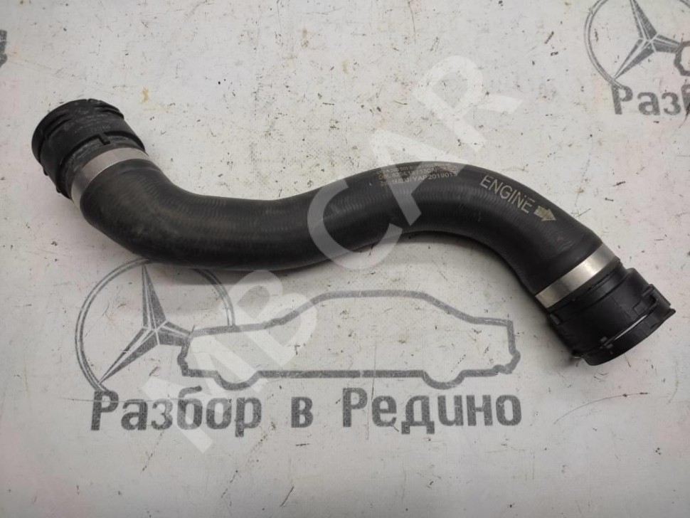 Патрубок радиатора MERCEDES-BENZ C-класс W205/S205/C205/A205 (2014 - 2018) фото 1 — Разборка Мерседес