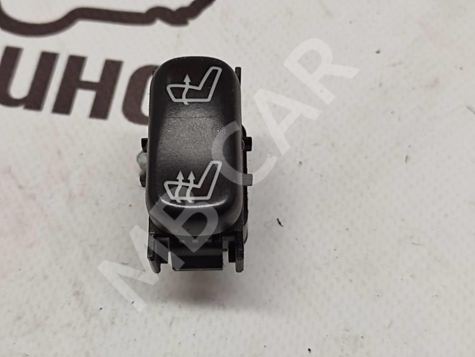 Кнопка обогрева сидений MERCEDES-BENZ M-класс W163 рестайлинг (2001 - 2005) фото 1 &mdash; Разборка Мерседес