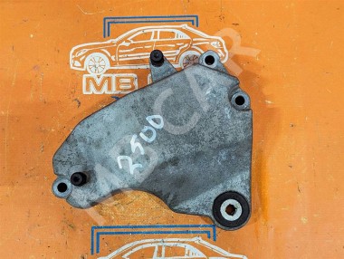 Опора двигателя MERCEDES-BENZ A-класс W176 (2012 - 2015) — Разборка Мерседес