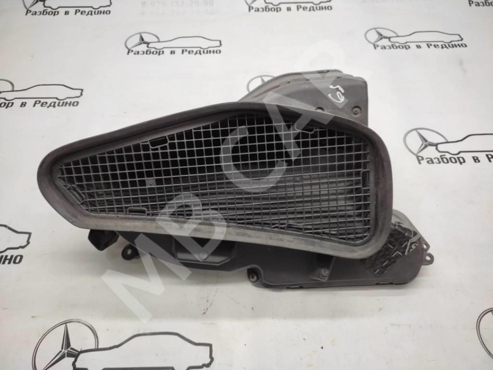 Воздухозаборник MERCEDES-BENZ S-класс W220 (1998 - 2005) фото 1 — Разборка Мерседес